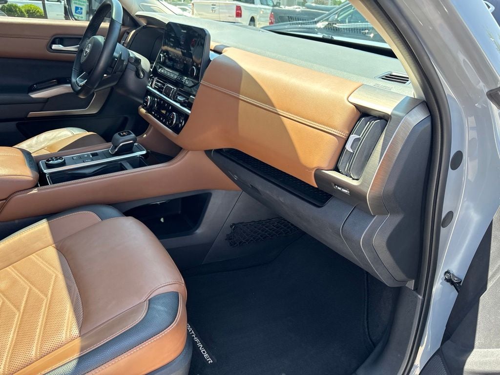 2023 Nissan Pathfinder Platinum 4WD