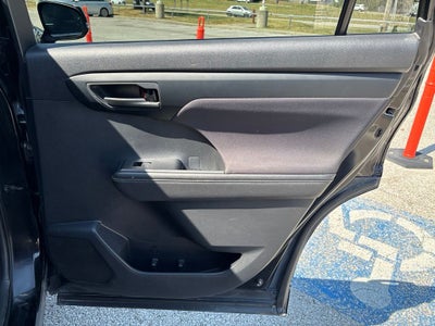 2020 Toyota Highlander LE