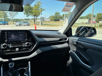 2020 Toyota Highlander LE