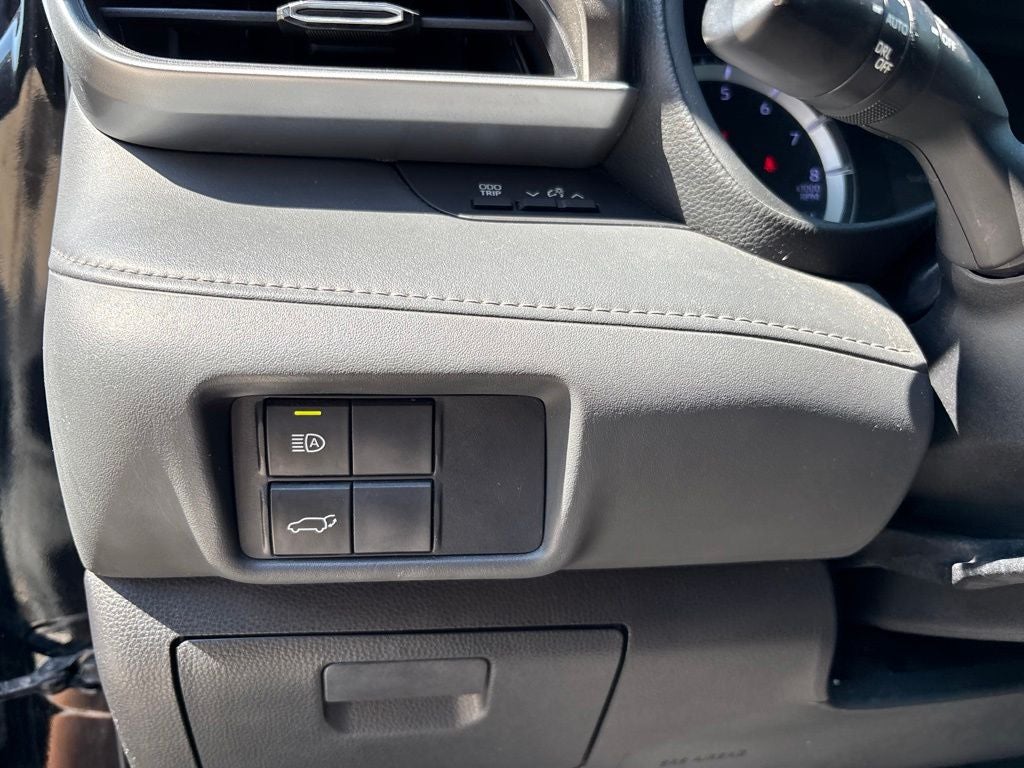 2020 Toyota Highlander LE