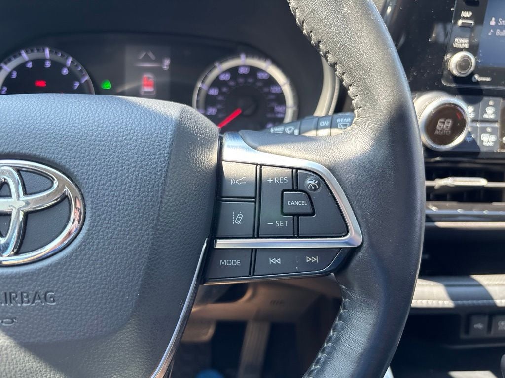 2020 Toyota Highlander LE