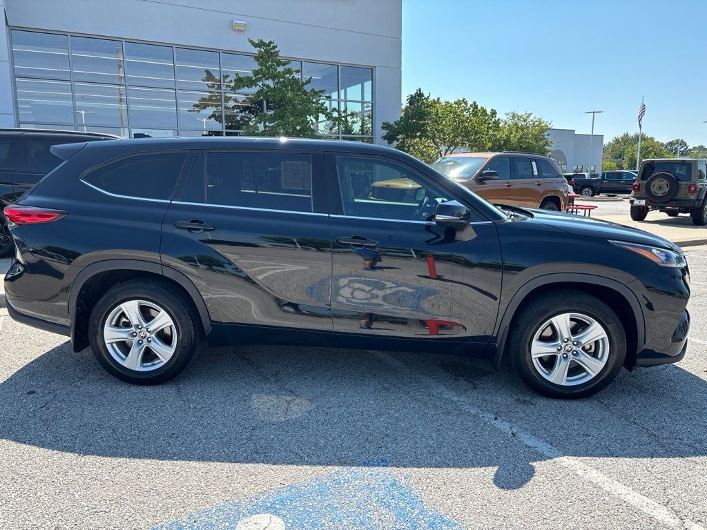 2020 Toyota Highlander LE