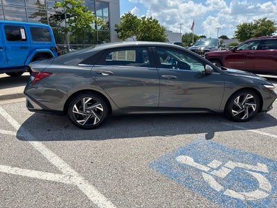 2024 Hyundai ELANTRA Limited