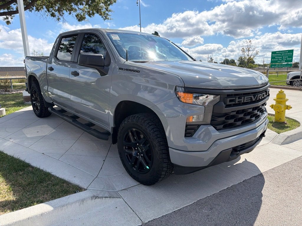 2024 Chevrolet Silverado 1500 Custom