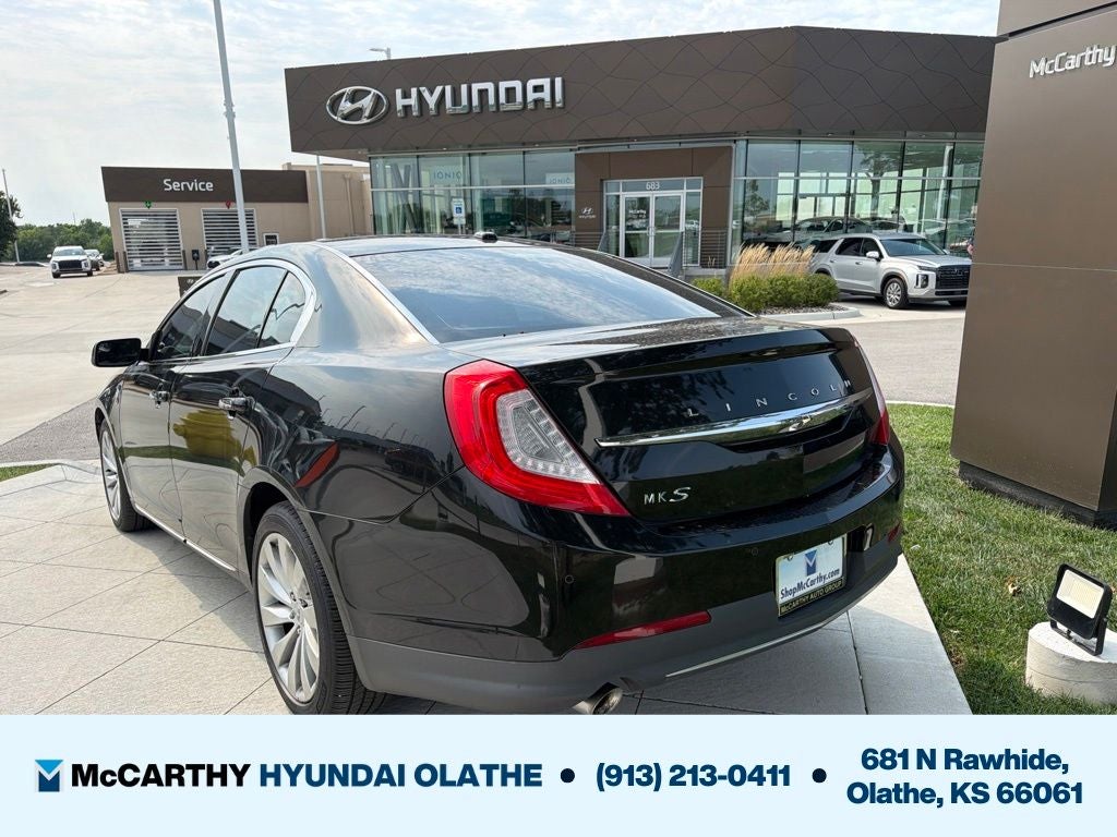 2015 Lincoln MKS Base