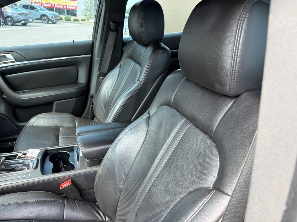 2015 Lincoln MKS Base