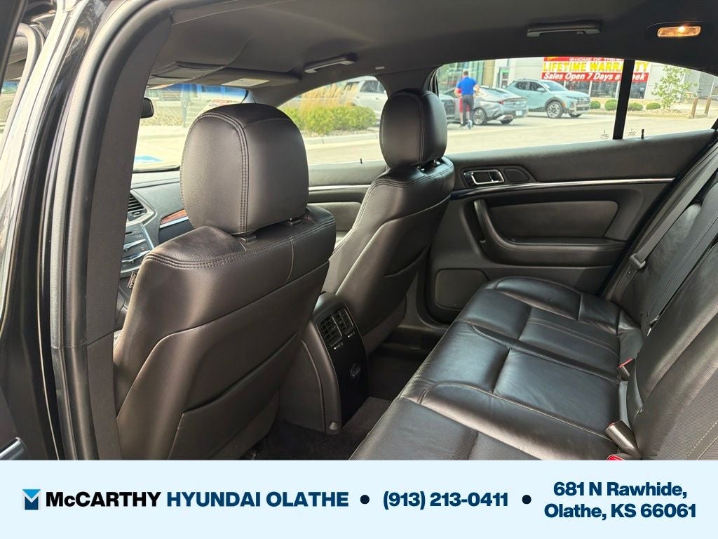 2015 Lincoln MKS Base