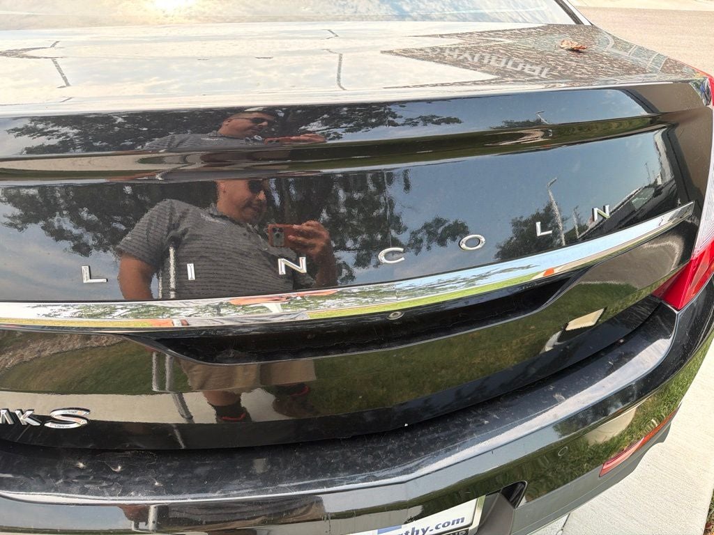 2015 Lincoln MKS Base