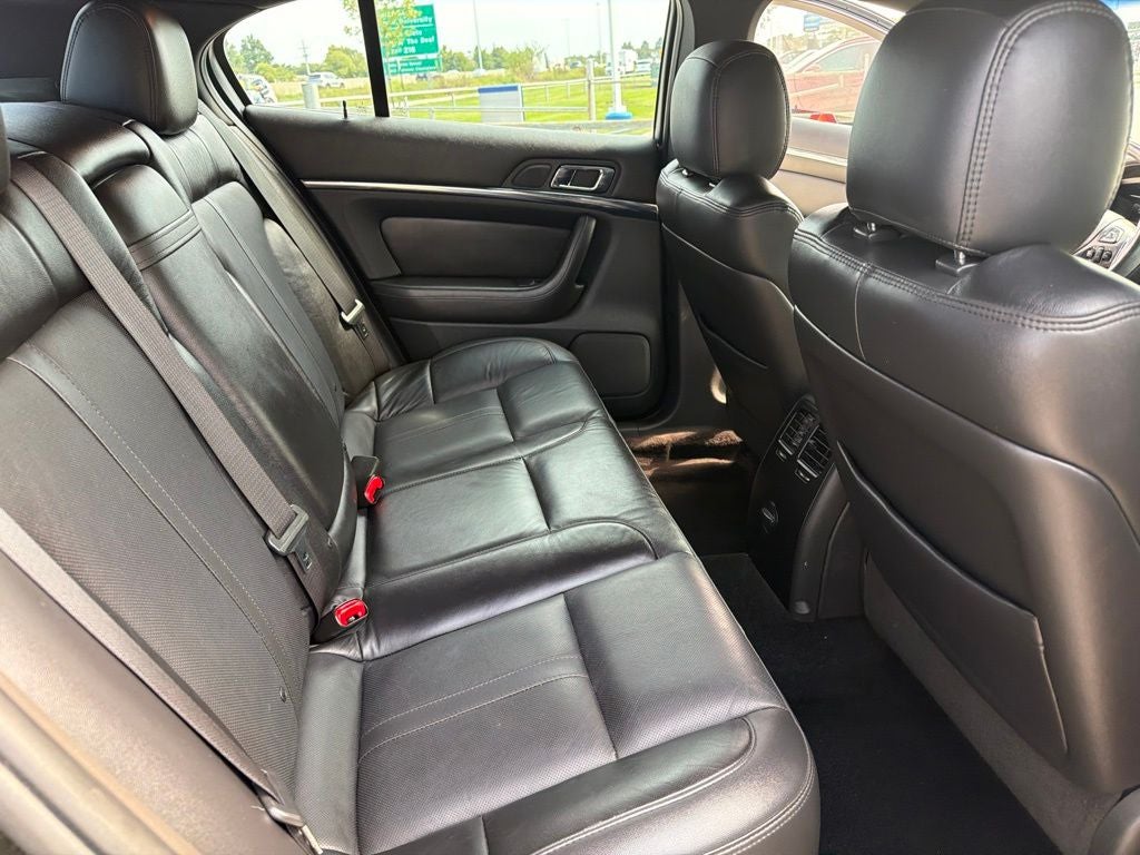2015 Lincoln MKS Base