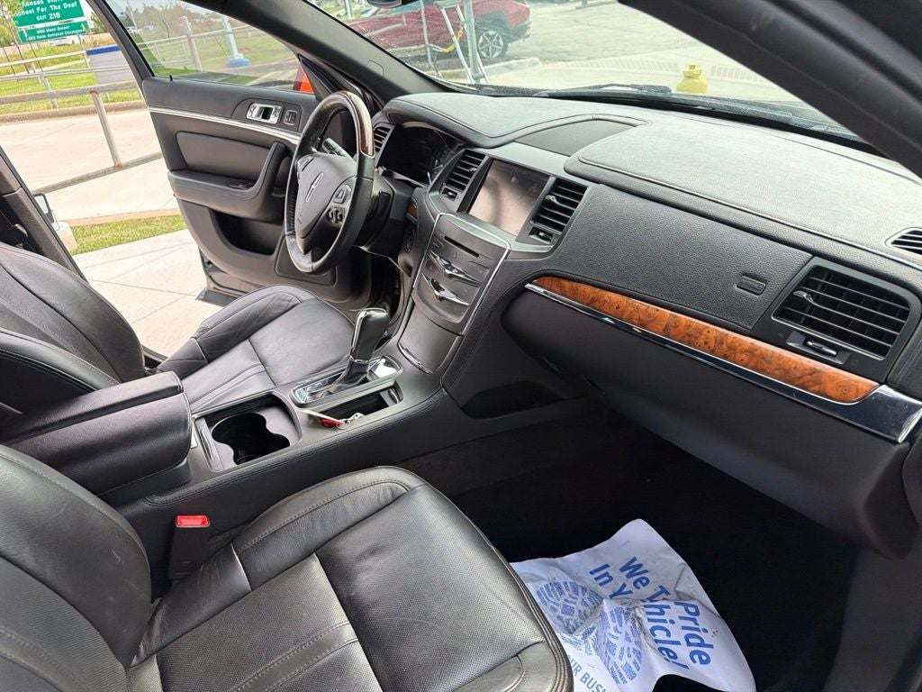 2015 Lincoln MKS Base