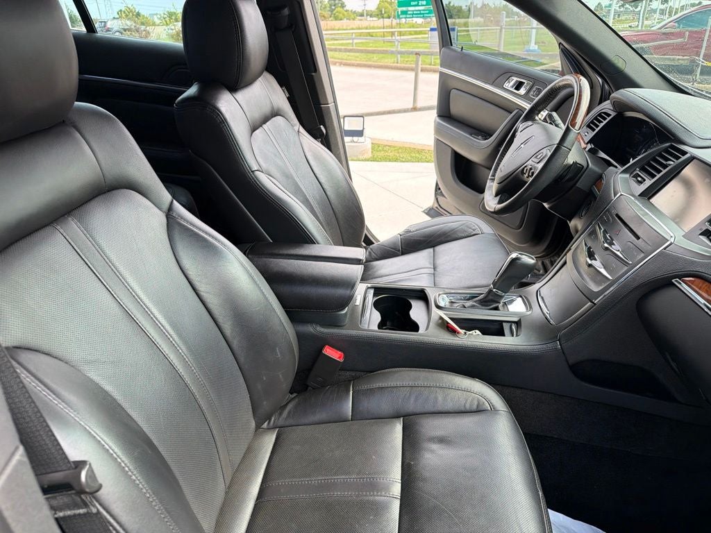 2015 Lincoln MKS Base