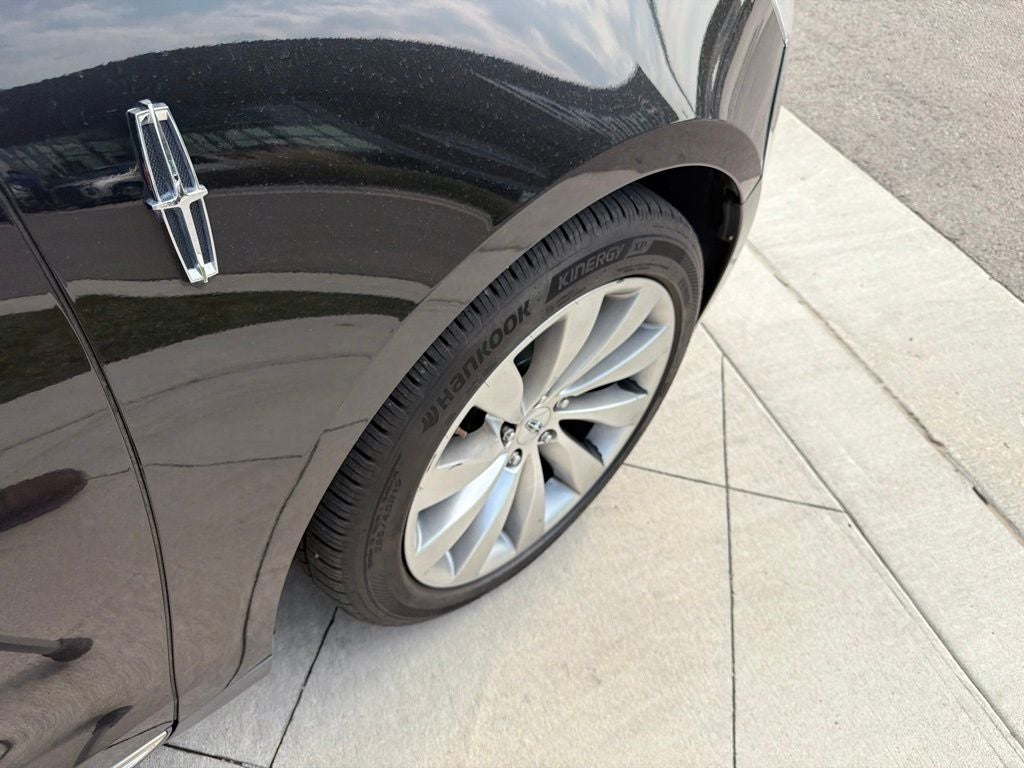 2015 Lincoln MKS Base