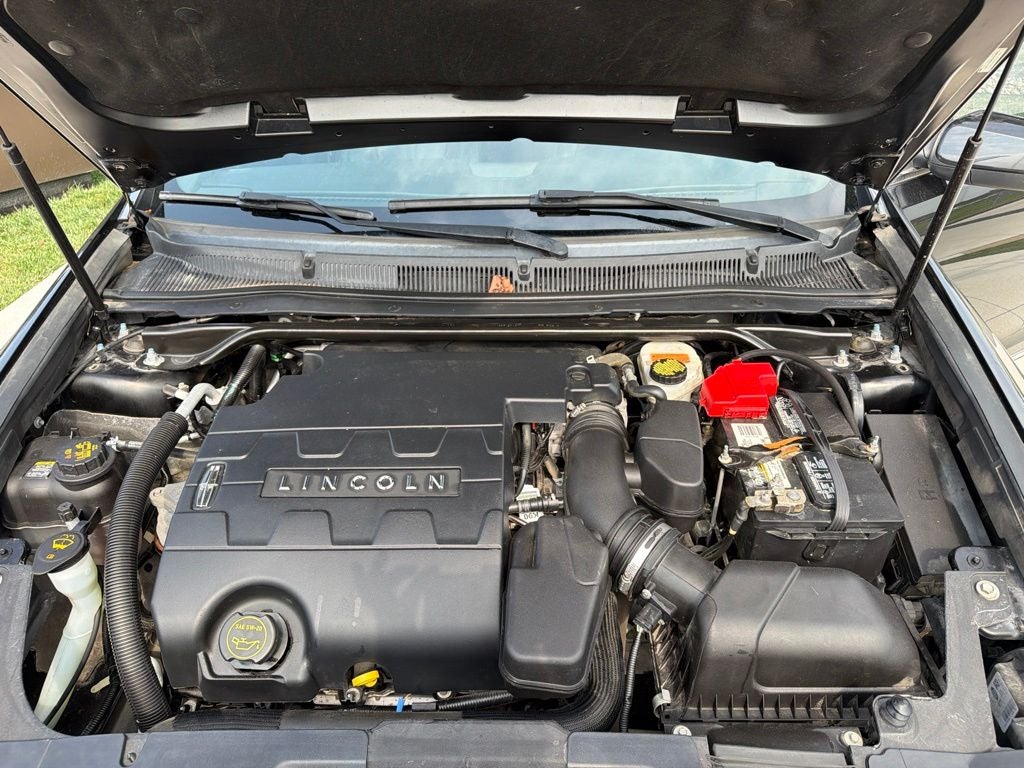 2015 Lincoln MKS Base