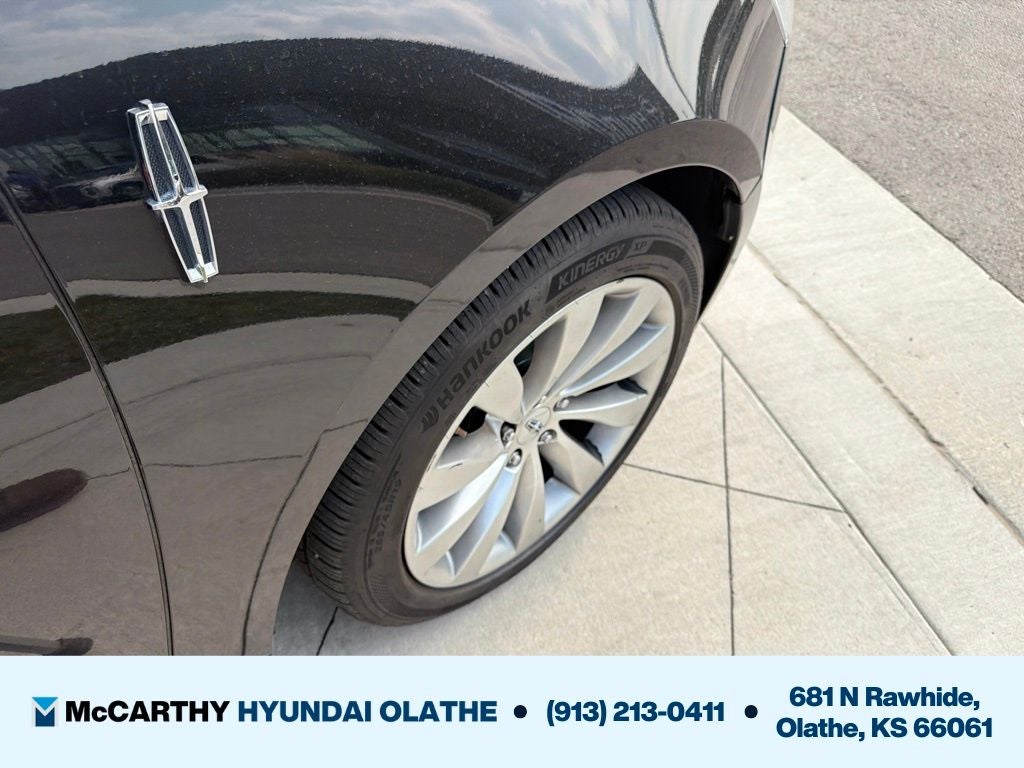 2015 Lincoln MKS Base