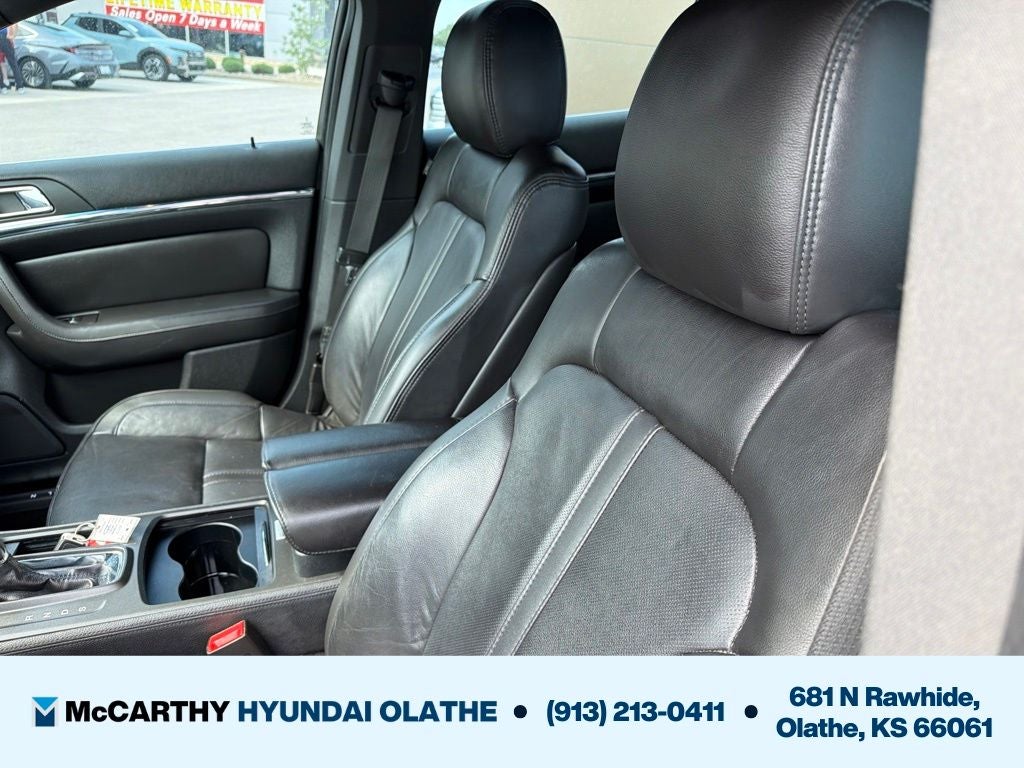 2015 Lincoln MKS Base