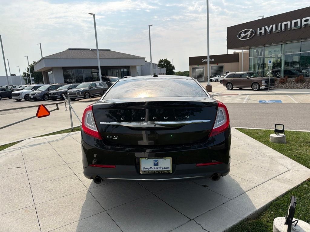2015 Lincoln MKS Base