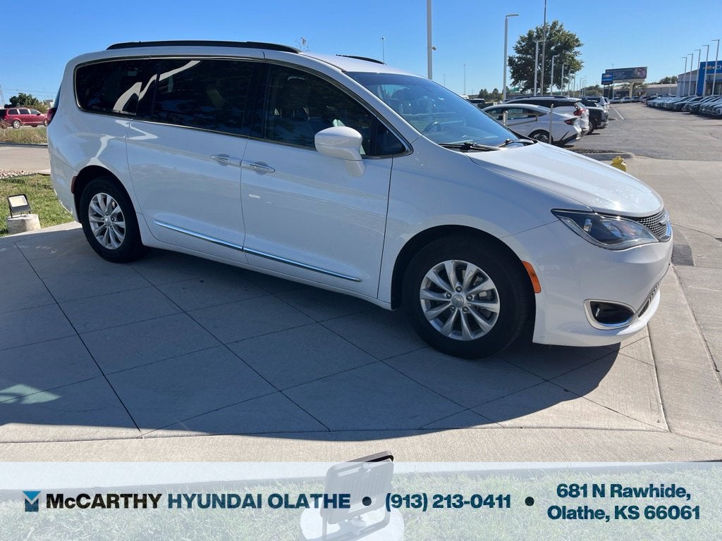 2017 Chrysler Pacifica Touring L