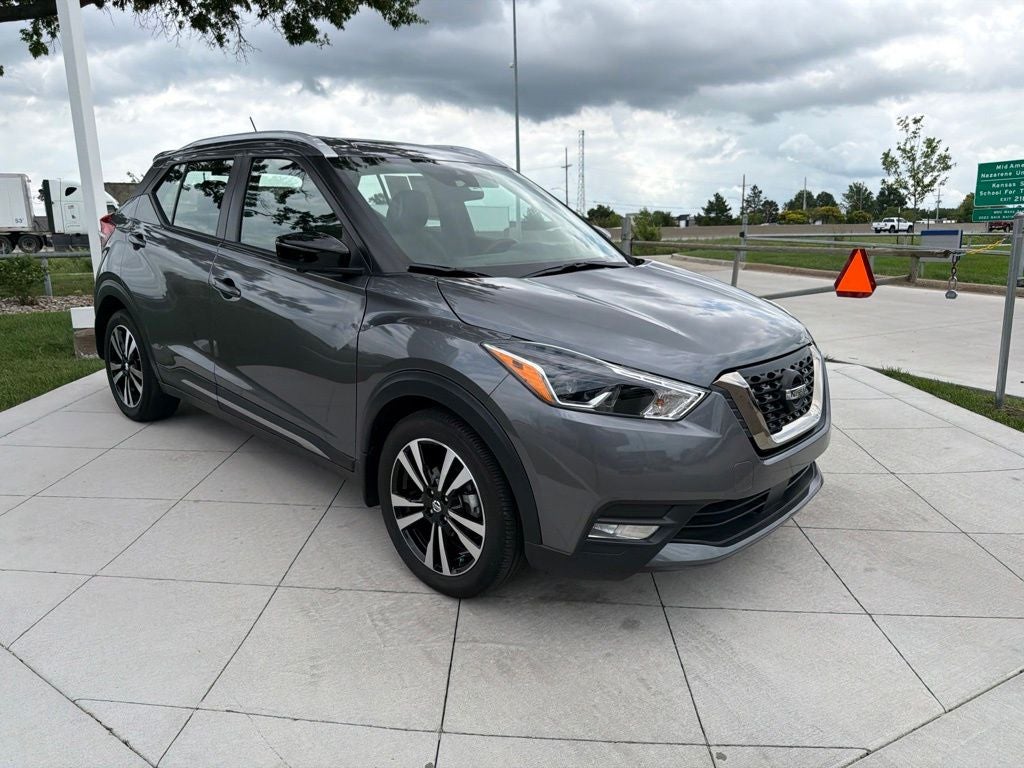 2020 Nissan Kicks SR