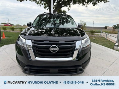 2022 Nissan Pathfinder SV
