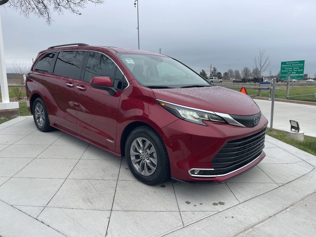 2021 Toyota Sienna XLE 7 Passenger
