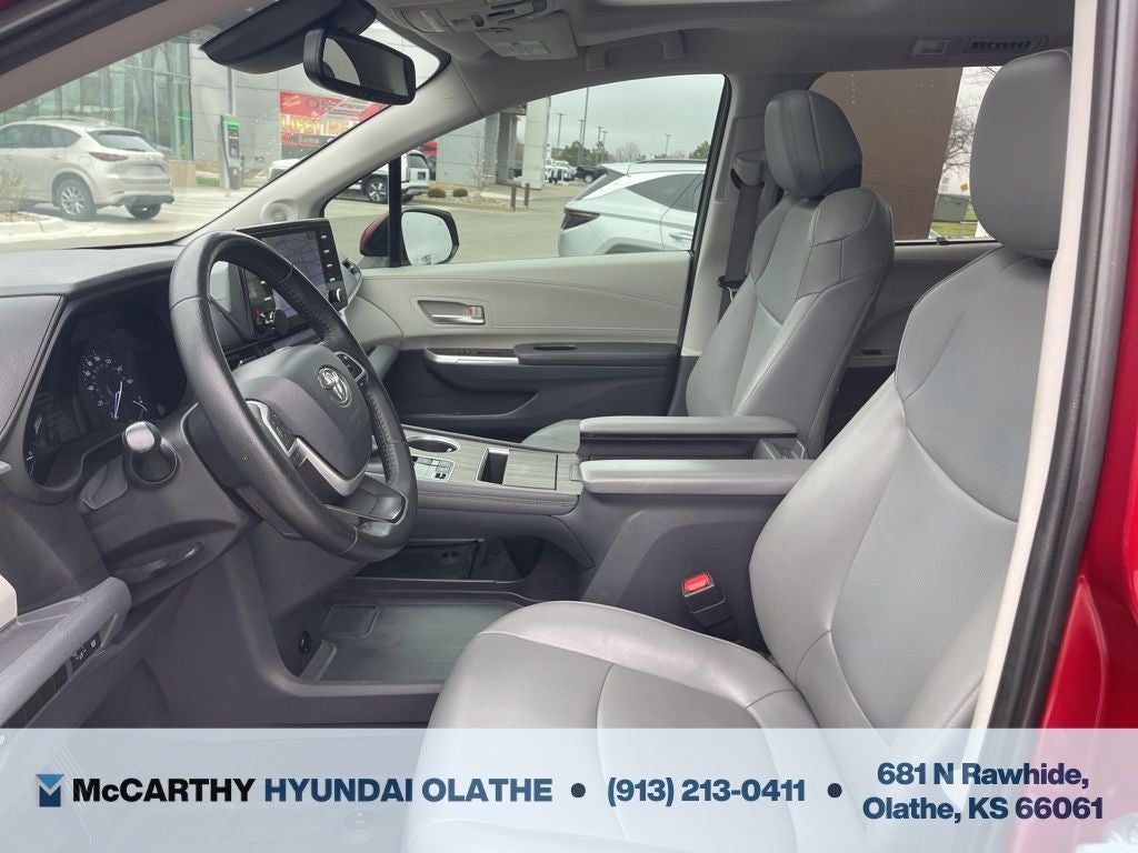 2021 Toyota Sienna XLE 7 Passenger