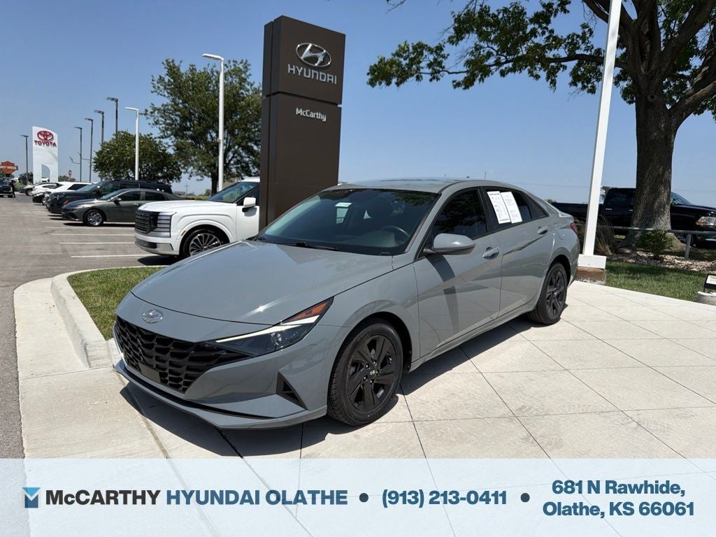 2022 Hyundai ELANTRA SEL