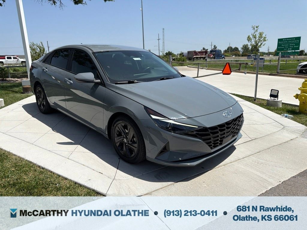 2022 Hyundai ELANTRA SEL