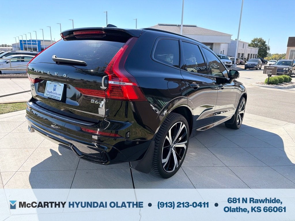 2022 Volvo XC60 B6 R-Design