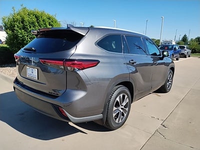 2022 Toyota Highlander XLE