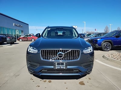 2022 Volvo XC90 T6 Momentum