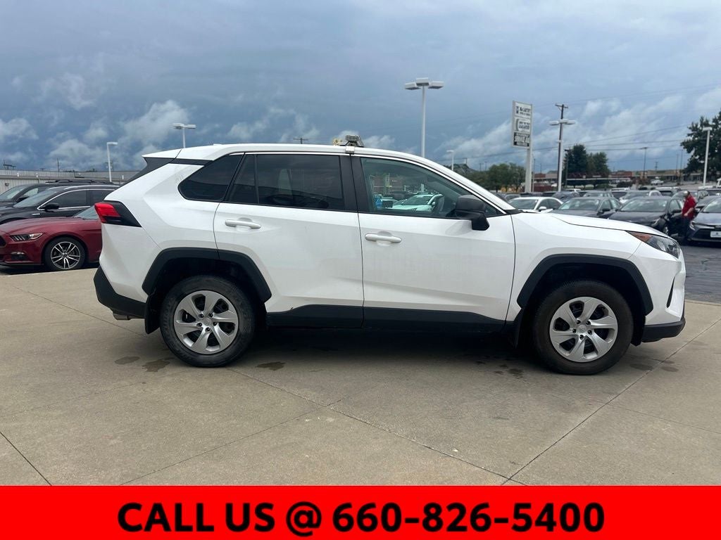 2020 Toyota RAV4 LE