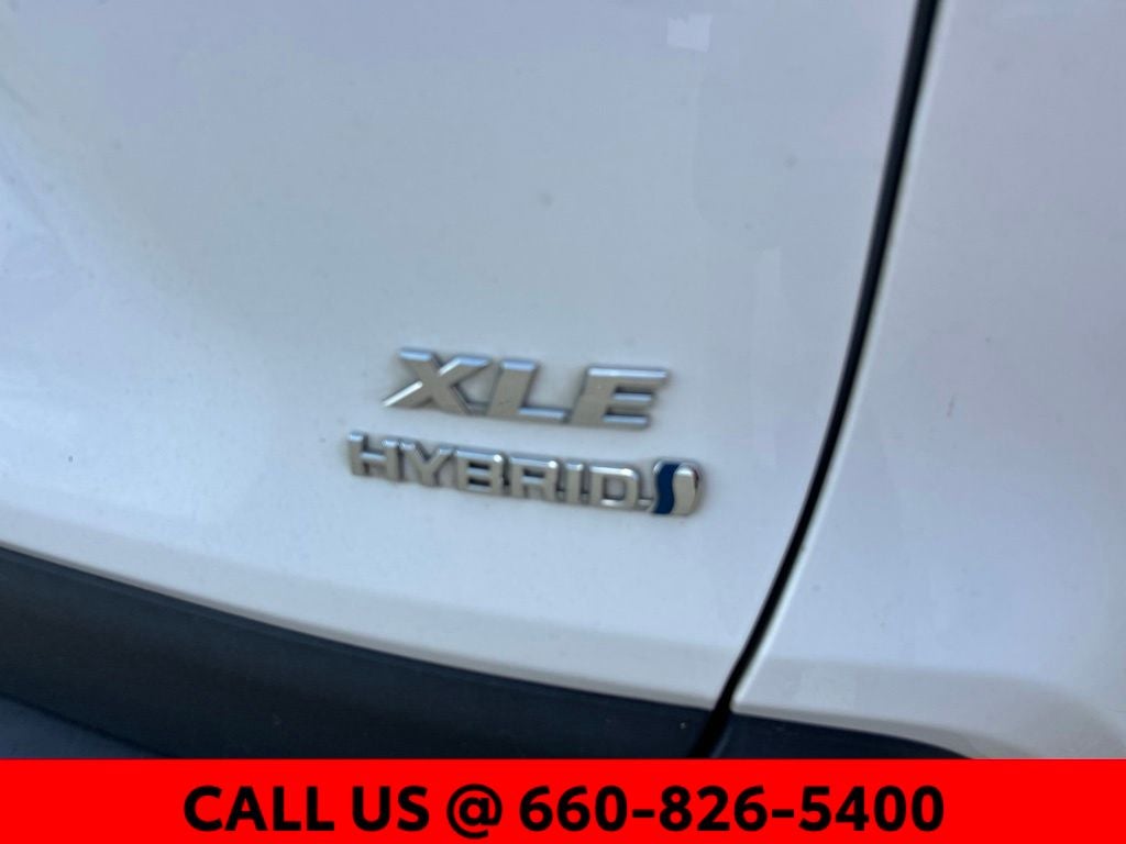 2022 Toyota RAV4 Hybrid XLE