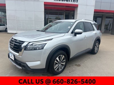 2025 Nissan Pathfinder SL