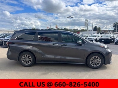 2025 Toyota Sienna XLE