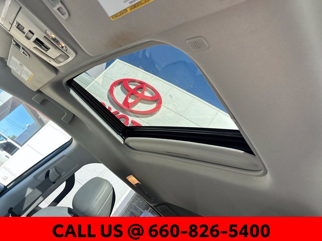 2022 Toyota Sienna XLE 7 Passenger