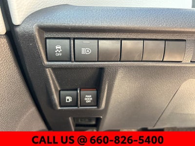 2025 Toyota Sienna LE 8 Passenger