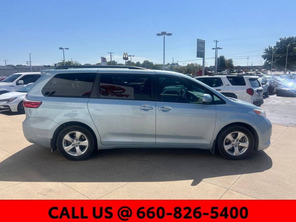 2017 Toyota Sienna LE 8 Passenger