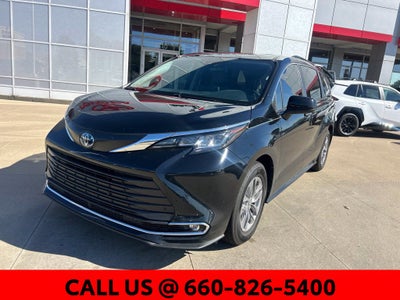 2023 Toyota Sienna XLE 8 Passenger