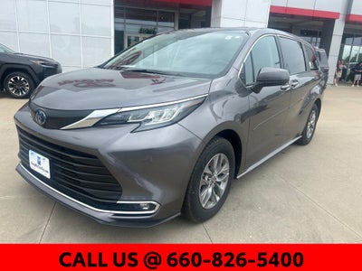 2023 Toyota Sienna XLE 8 Passenger