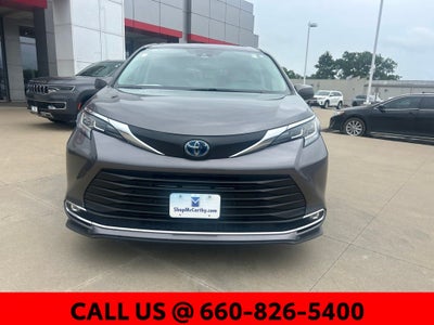 2023 Toyota Sienna XLE 8 Passenger