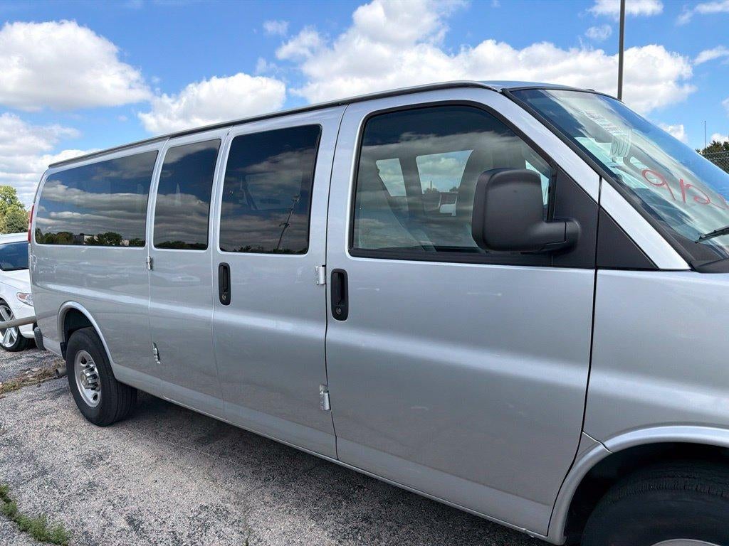 2025 Chevrolet Express Passenger LT