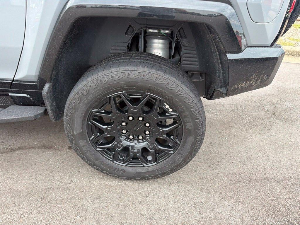 2024 GMC HUMMER EV SUV 2X