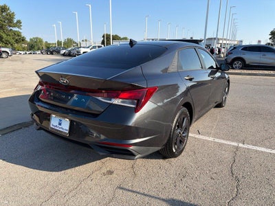 2022 Hyundai ELANTRA SEL