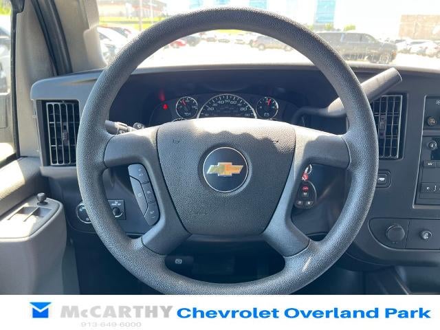 2025 Chevrolet Express Passenger 1LT