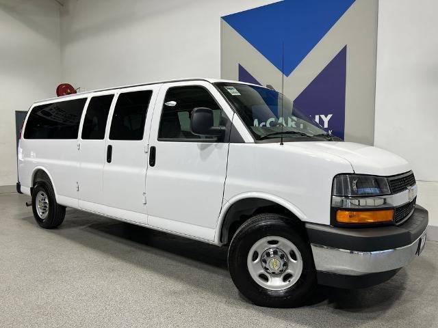 2025 Chevrolet Express Passenger 1LT