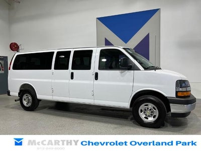 2025 Chevrolet Express Passenger 1LT