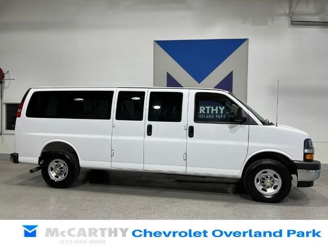 2025 Chevrolet Express Passenger 1LT
