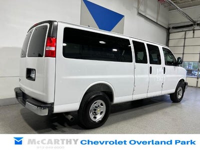 2025 Chevrolet Express Passenger 1LT