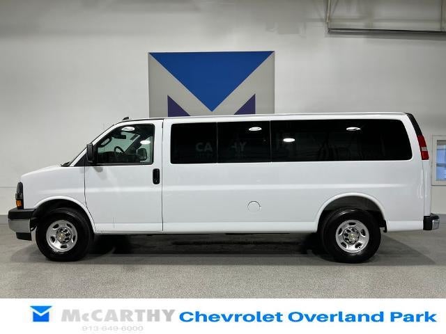 2025 Chevrolet Express Passenger 1LT