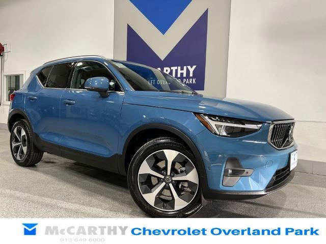 2025 Volvo XC40 Plus Bright Theme